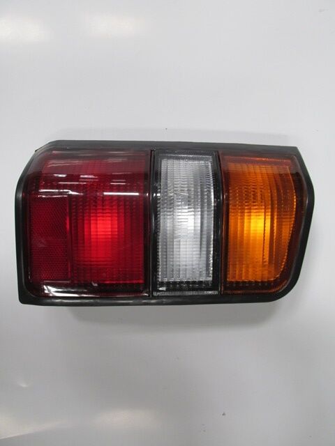 147-1502/MITSUBISHI L300- MİNİBÜS- 88/09; STOP LAMBASI SOL SARI/BEYAZ/KIRMIZI (MARS)