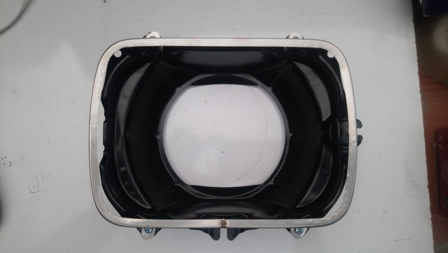 Mıtsubıshı L300 Far Yuva Sacı Sol