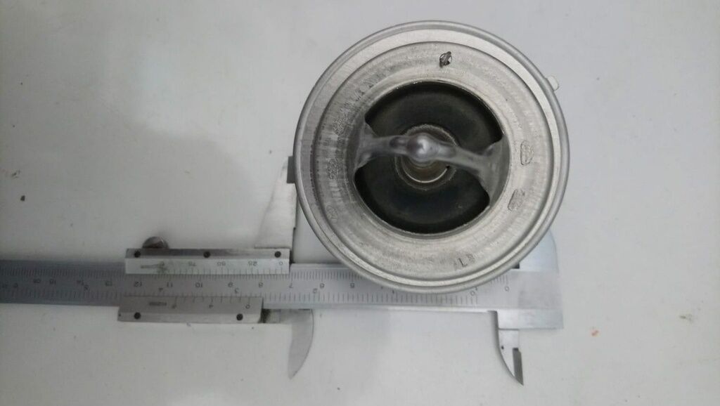 Hyundai H100 L300 82 Derece Termostat 478366803