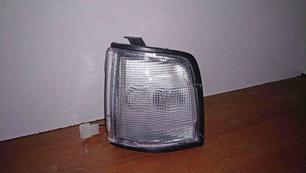 Isuzu Tfr - Pick-Up Sag Sinyal Beyaz 1990/1997 478366393 - Yön / Sag