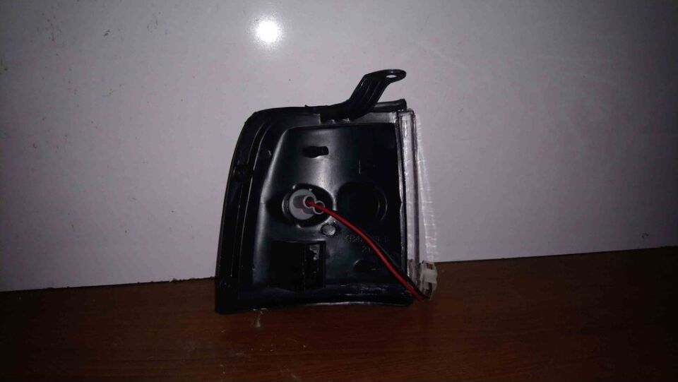 Isuzu Tfr - Pick-Up Sag Sinyal Beyaz 1990/1997 478366393 - Yön / Sag