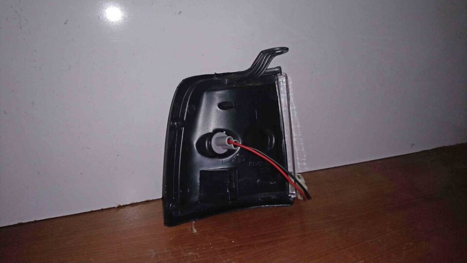 Isuzu Tfr - Pick-Up Sag Sinyal Beyaz 1990/1997 478366393 - Yön / Sag