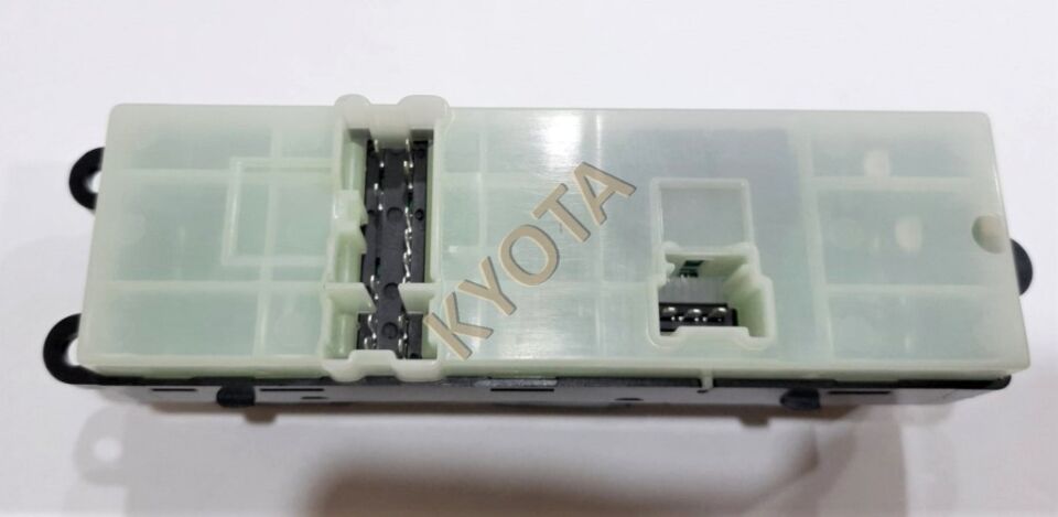 NAVARA/QASHQAİ/NOTE 06-13 ÖN SOL CAM AÇMA DÜĞMESİ