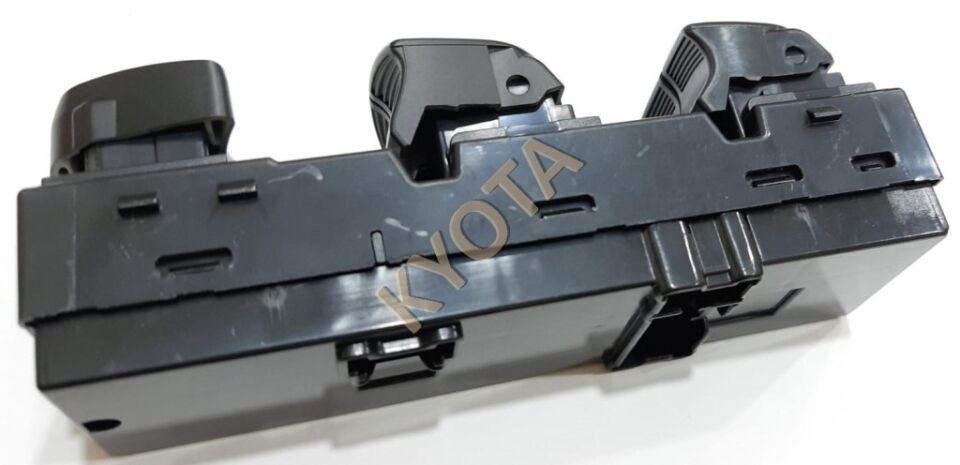 CAM KALDIRMA DÜĞMESİ ÖN SOL 4 LÜ QASHQAİ 4x4 07- KYOTA